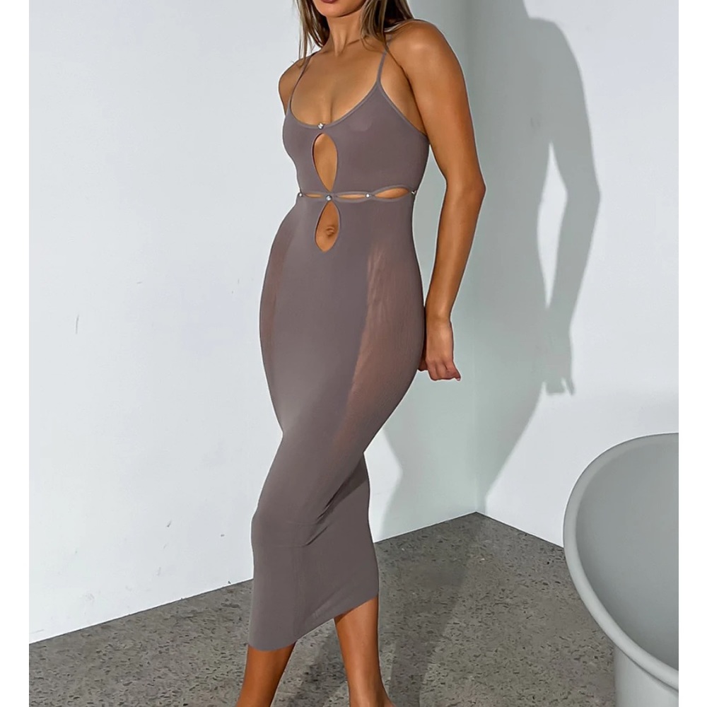 Who Do You Love Midi Dress Mushroom